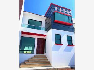 Casa en Granjas Banthí Sección Solares, San Juan del Río, Querétaro