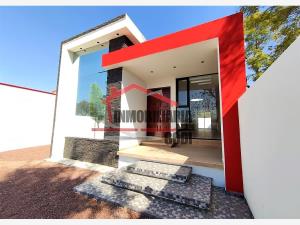 Casa en Granjas Banthí Sección Solares, San Juan del Río, Querétaro