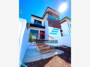 Casa en Granjas Banthí Sección Solares, San Juan del Río, Querétaro