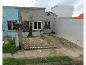 Casa en Ciudad Olmeca, Coatzacoalcos, Veracruz de Ignacio de la Llave