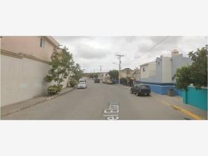 Casa en Urbi Quinta del Cedro, Tijuana, Baja California