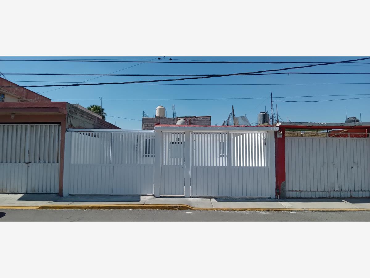 Casa en venta en Villa de las Flores 1a Sección (Unidad Coacalco), Coacalco de Berriozábal — foto 1 de 35
