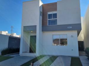 Casa en venta en Villas Castellana, Saltillo — foto 3 de 17