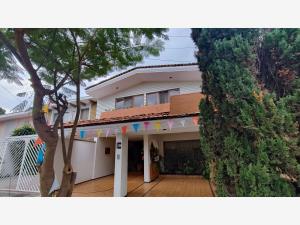Casa en venta en Colomos Providencia, Guadalajara — foto 2 de 38