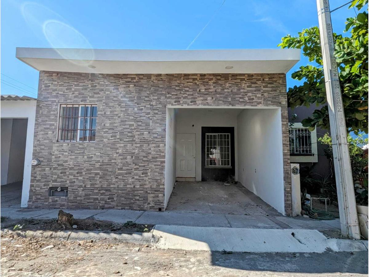 Casa en venta en Puerta de Rolón, Villa de Álvarez — foto 1 de 11