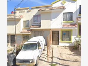 Casa en Villa del Prado, Tijuana, Baja California
