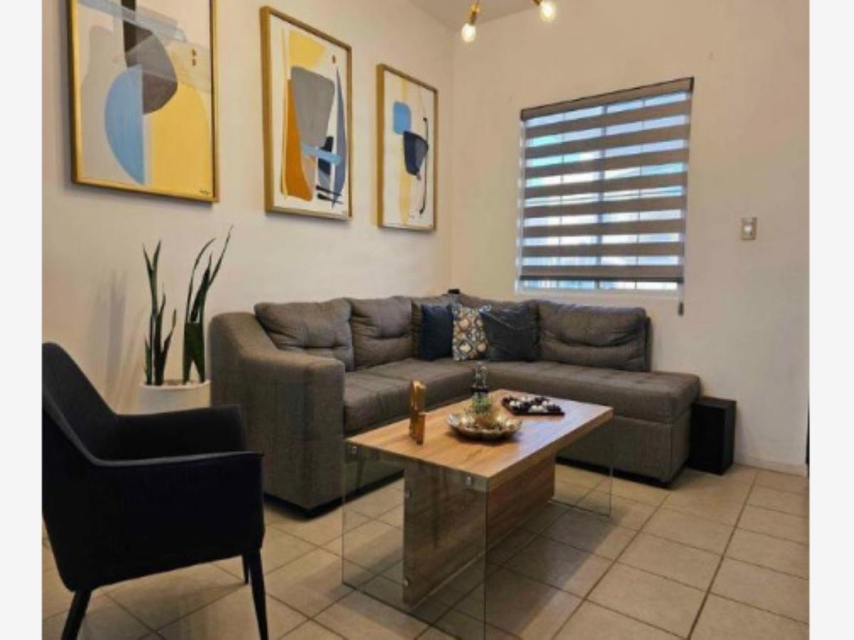 Casa en venta en Génova, Juárez — foto 1 de 10