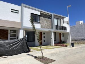 Casa en venta en Adamar, Tlajomulco de Zúñiga — foto 3 de 22