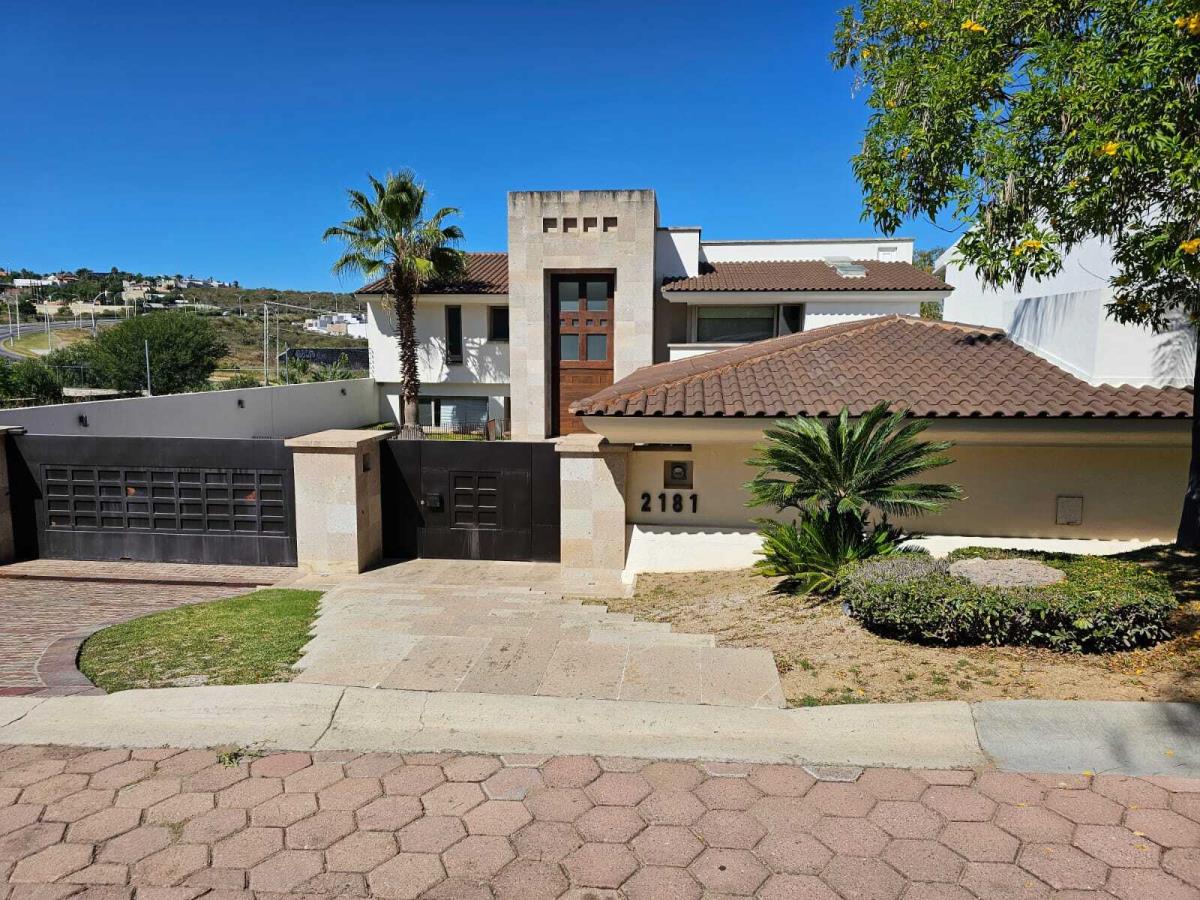 Casa en venta en Cumbres del Campestre, León — foto 1 de 16