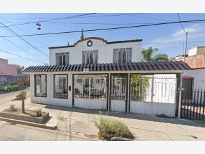 Casa en Bulevares 1a. Sección, Aguascalientes, Aguascalientes
