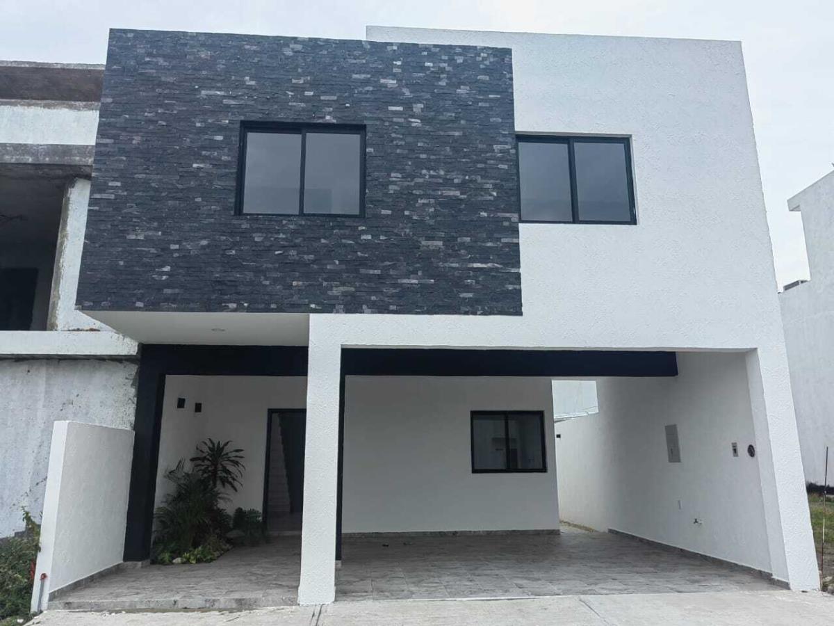 Casa en venta en Lomas de la Rioja, Alvarado — foto 1 de 8