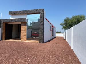 Casa en Granjas Banthí Sección Solares, San Juan del Río, Querétaro