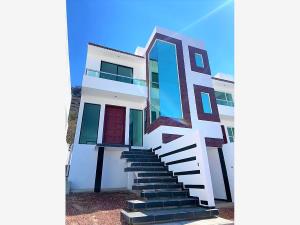 Casa en Granjas Banthí Sección Solares, San Juan del Río, Querétaro