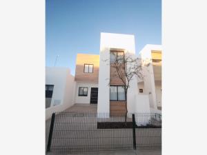 Casa en venta en Los Viñedos, Torreón — foto 2 de 27
