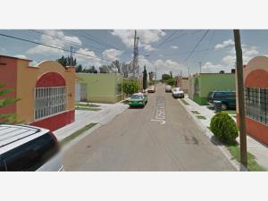 Casa en venta en Magisterial, Irapuato — foto 2 de 4