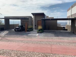 Casa en venta en Vista Real y Country Club, Corregidora — foto 2 de 27