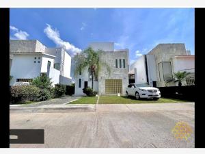 Casa en venta en Paraíso Country Club, Emiliano Zapata, Morelos