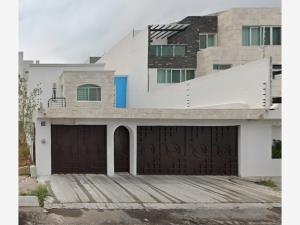 Casa en Colinas del Cimatario, Querétaro, Querétaro