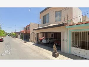 Casa en venta en Republica Poniente, Saltillo — foto 2 de 12