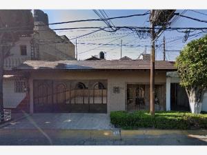 Casa en venta en Bosques de Aragon, Nezahualcóyotl, México