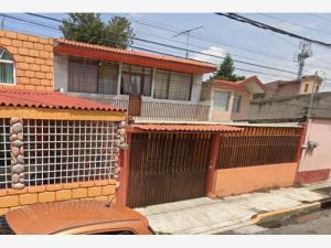 Casa en venta en Santa Cruz Acatlan, Naucalpan de Juárez — foto 2 de 12