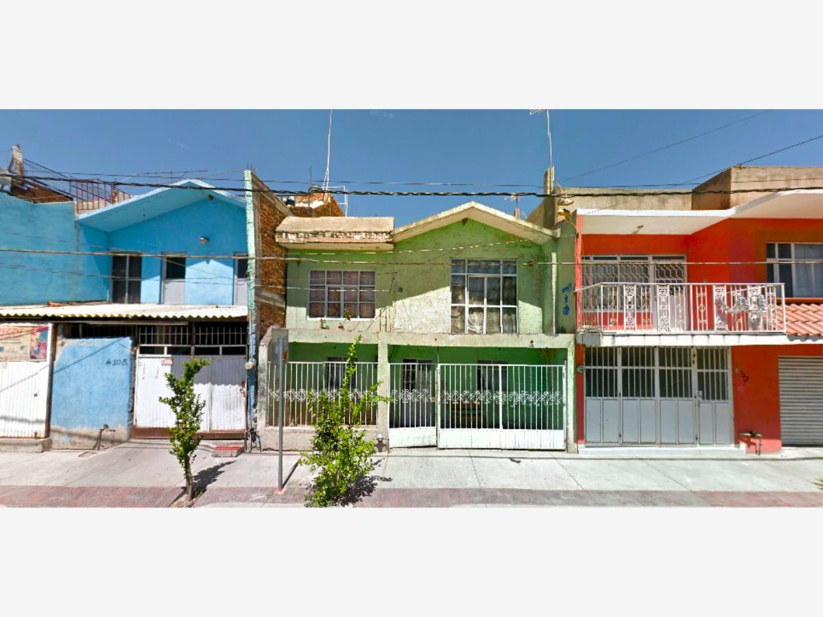 Casa en venta en La Carmona, León — foto 1 de 16