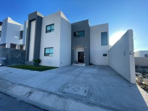 Casa en venta en La Escondida, Saltillo — foto 2 de 24