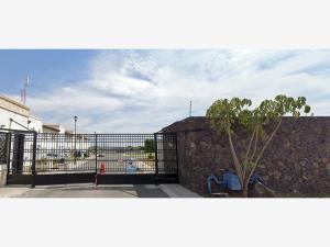 Casa en Jardines de Villas de Santiago, Querétaro, Querétaro