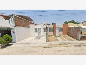 Casa en venta en Jardines de Echeveste, León — foto 2 de 15