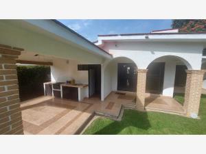 Casa en Lomas de Cocoyoc, Atlatlahucan, Morelos