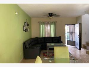 Casa en renta en Portal las Palomas, Ramos Arizpe — foto 2 de 5