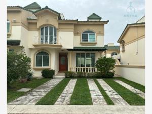 Casa en Residencial la Joya, Boca del Río, Veracruz de Ignacio de la Llave