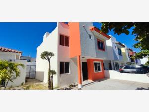 Casa en venta en Azaleas Residencial, Culiacán, Sinaloa Casa en venta en Azaleas Residencial, Culiacán, Sinaloa