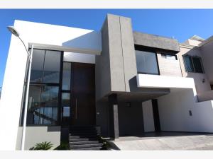 Casa en venta en Los Olivos Residencial, Santiago — foto 2 de 19