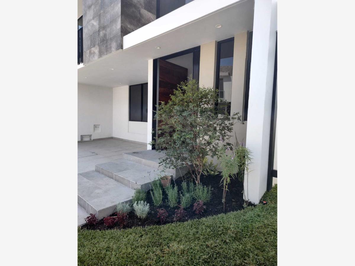 Casa en venta en Los Robles, Zapopan — foto 1 de 24