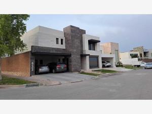 HERMOSA CASA EN LAS VILLAS, CON ALBERCA!! HERMOSA CASA EN LAS VILLAS, CON ALBERCA!!