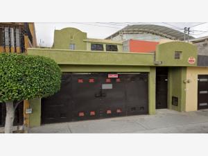 Casa en Industrias, San Luis Potosí, San Luis Potosí