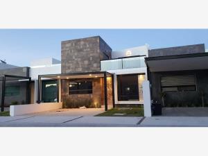 Casa en venta en Los Olvera, Corregidora — foto 2 de 20