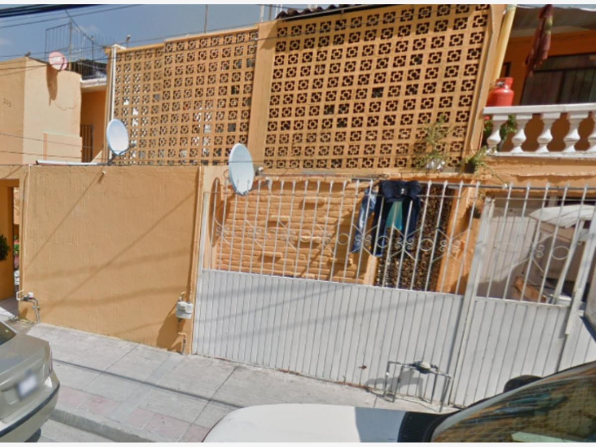 Casa en venta en Las Arboledas, León — foto 1 de 10