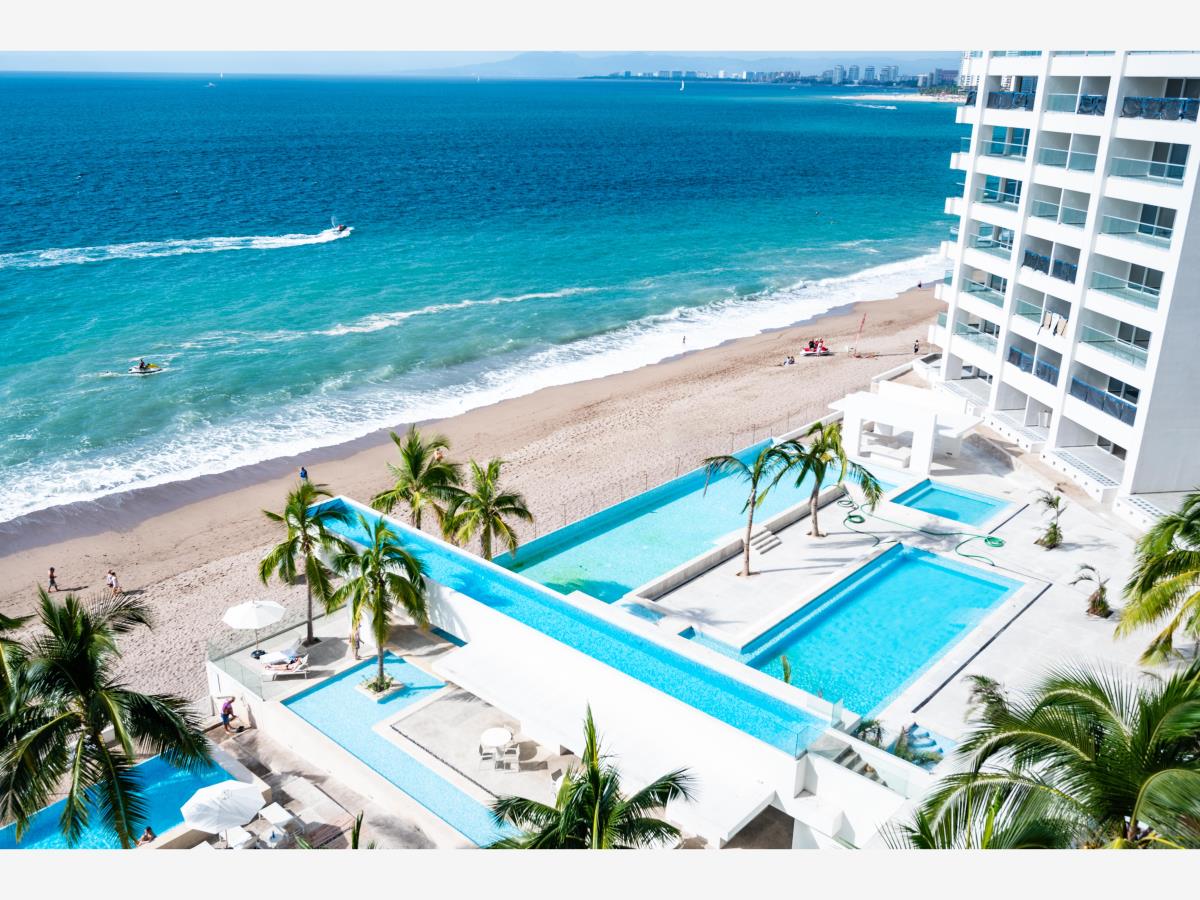 Departamento en venta en Zona Hotelera Norte, Puerto Vallarta — foto 1 de 37
