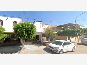 Casa en venta en Residencial las Torres, Torreón — foto 2 de 6