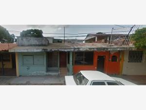 Casa en remate en Padre Hidalgo, Manzanillo, Colima
