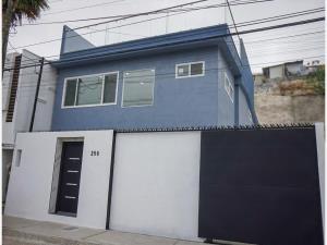 Casa en venta en Lomas Conjunto Residencial, Tijuana — foto 2 de 30