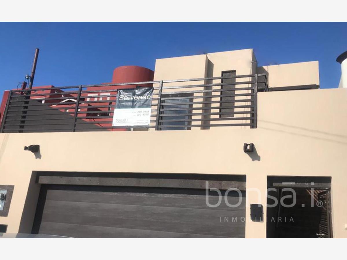 Casa en venta en Valle Dorado, Ensenada — foto 1 de 21
