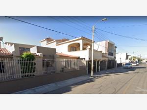 Casa en Ampliación Jardines del Lago, Mexicali, Baja California