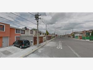 Casa en venta en Paseos Santín, Toluca — foto 3 de 9