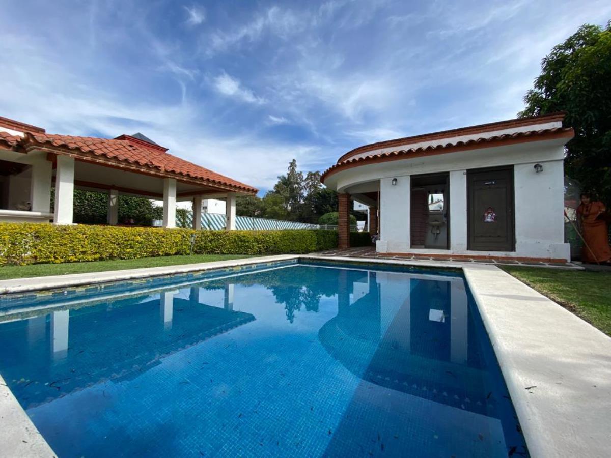 Casa en venta en Lomas de Cocoyoc, Atlatlahucan — foto 1 de 38