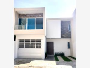Casa en venta en Lomas de la Rioja, Alvarado, Veracruz de Ignacio de la Llave
