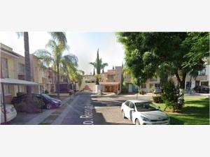 Casa en venta en Real Del Bosque, Zapopan — foto 2 de 4