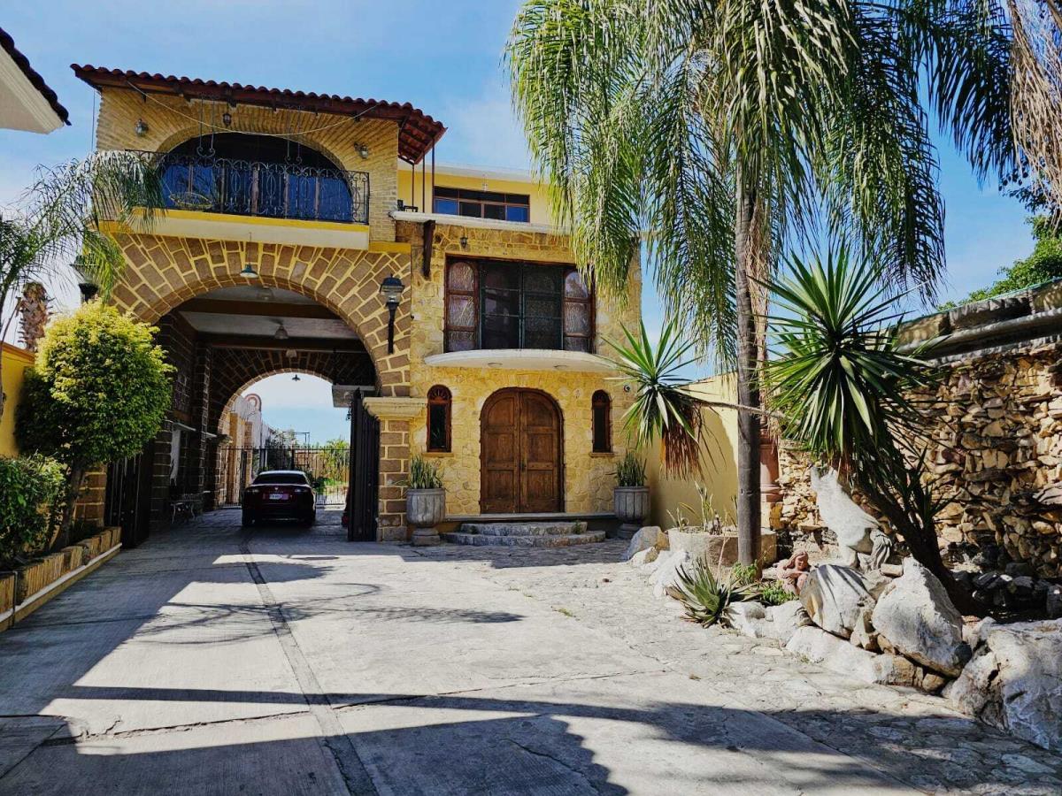 Casa en venta en Temixco Centro, Temixco — foto 1 de 11